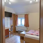 Gaststaette Und Zur Einkehr Estalagem *