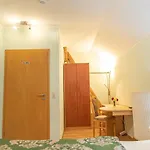 Gaststaette Und Zur Einkehr