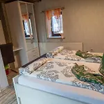 Kro Gaststaette Und Zur Einkehr *