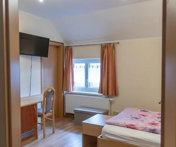 Gaststaette Und Zur Einkehr 宾馆 *