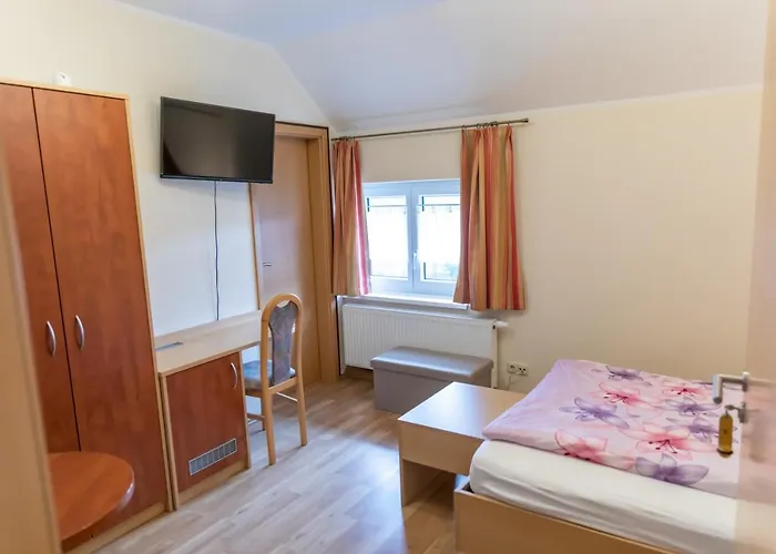 Gaststaette Und Zur Einkehr Neustadt an der Orla